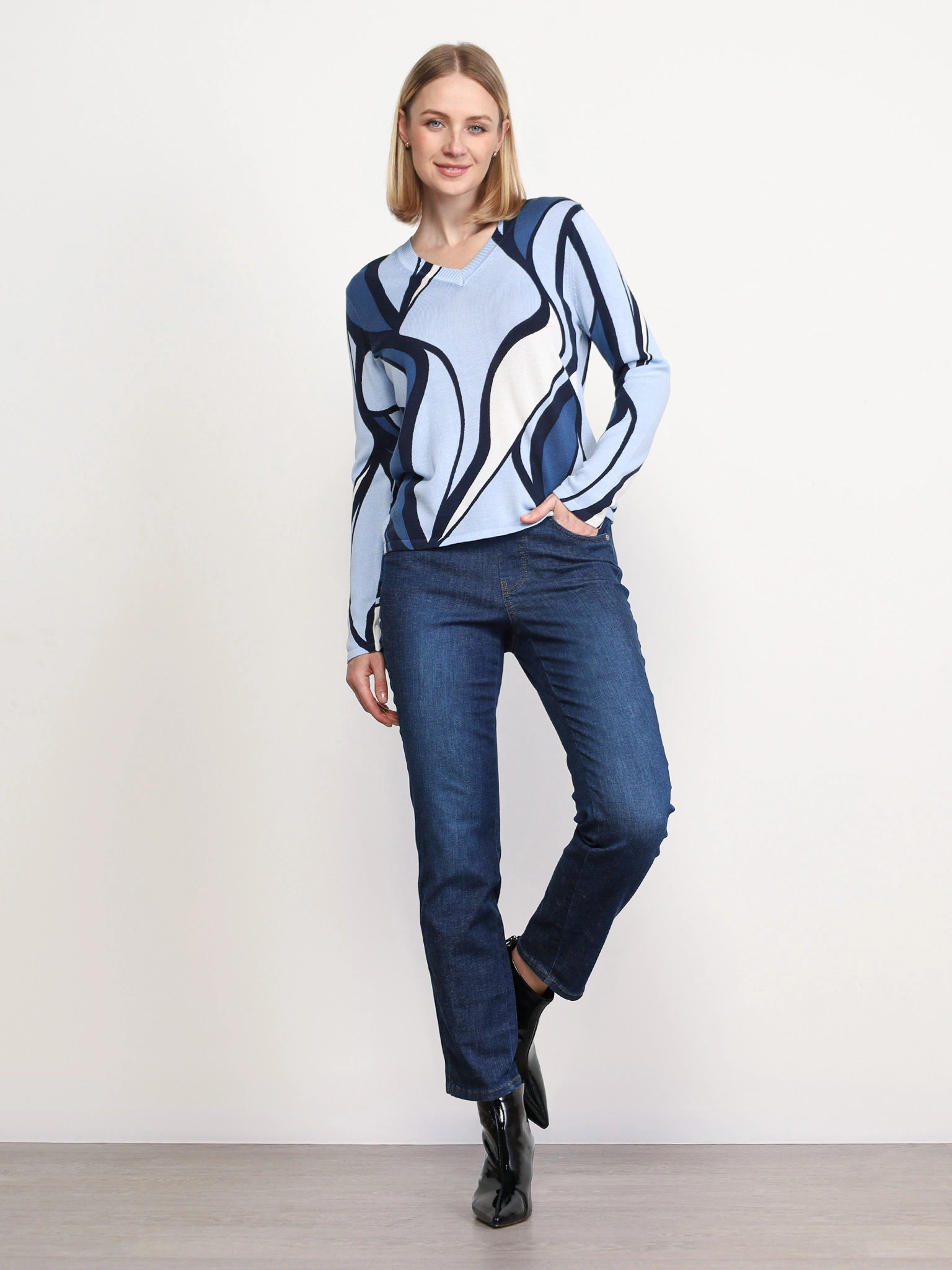 Джинсы темно-синего цвета из смесового хлопка